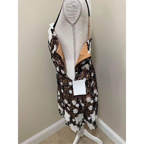 Elliatt Pembroke Mini Dress Size L - Picture 7 of 9